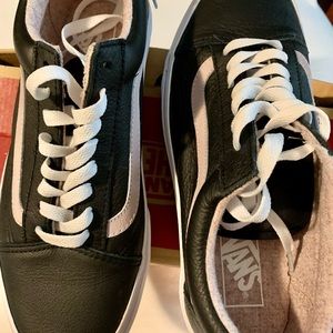 ***S O L D***. VANS Size 9,5 W/ 8 M